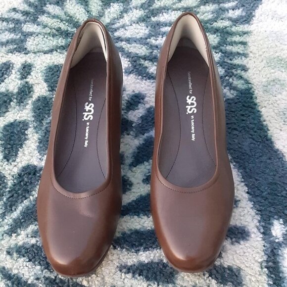 SAS Regina Pump in brown size 7.5M - Picture 1 of 8